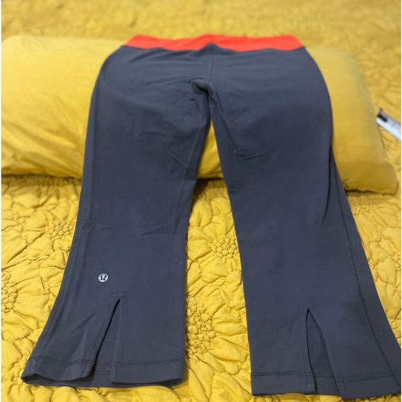 3 PAIRS of Size 6 Lululemon Leggings EUC All 3 pairs included - Picture 12 of 13